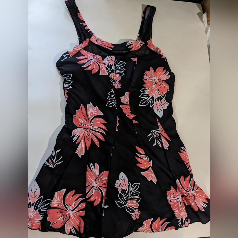 Black floral one piece swimsuit size L with skirt and shorts   A3